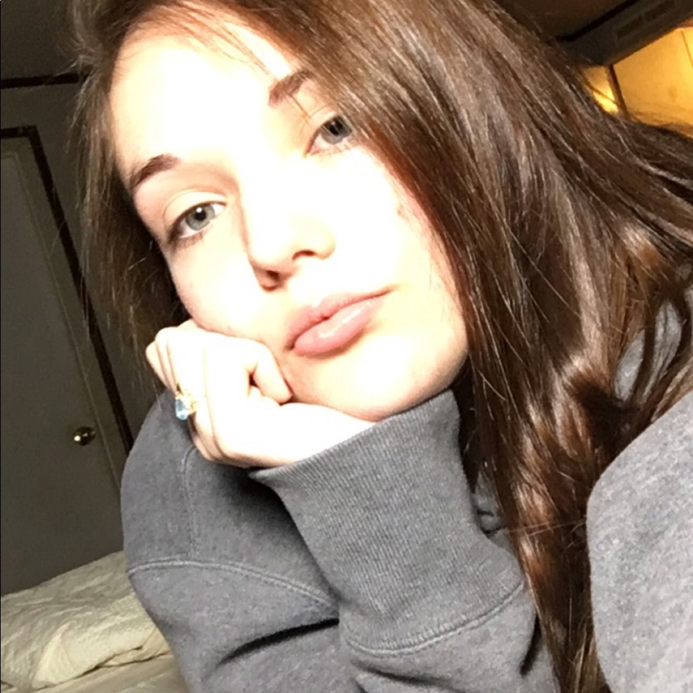 Meet your Posher, April